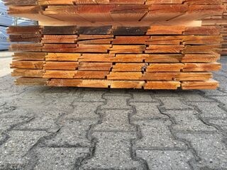 Ca. 84x Douglas Zweeds Rabat, 26x190mm, lengte 400cm
